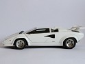 1:18 Auto Art Lamborghini Countach 5000S 1982 Blanco. Subida por Ricardo